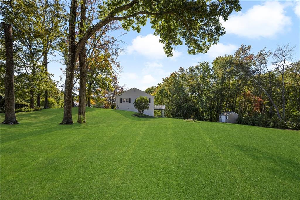 246 Old River Road, Lincoln