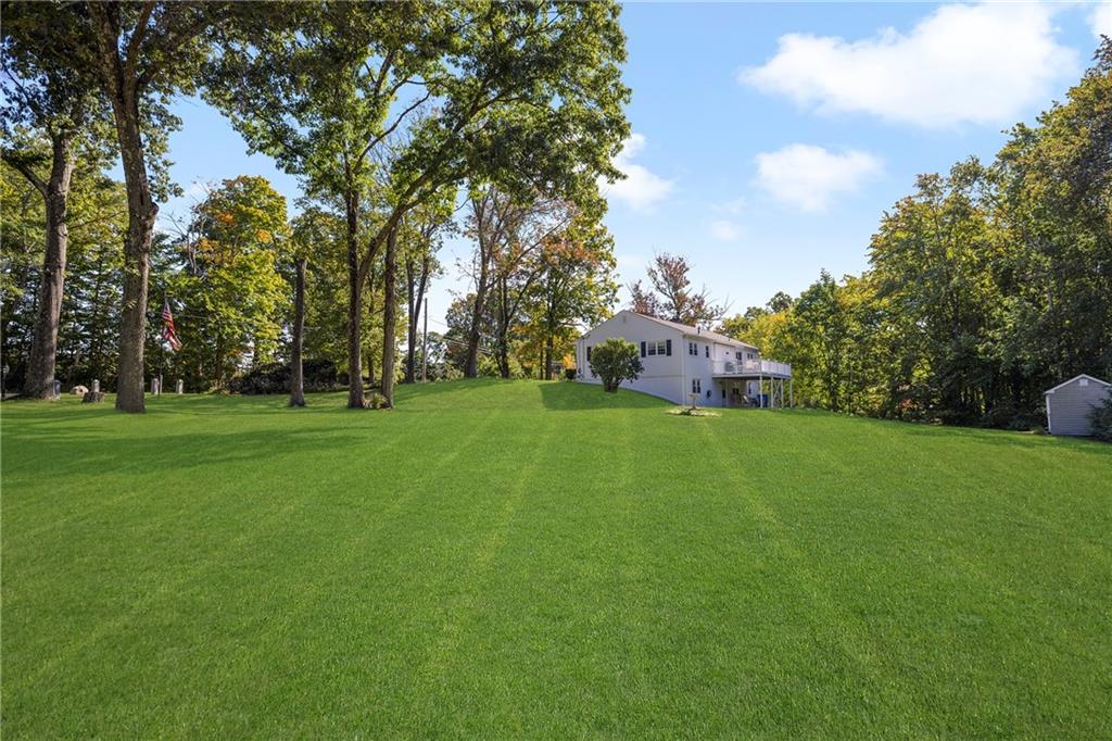 246 Old River Road, Lincoln