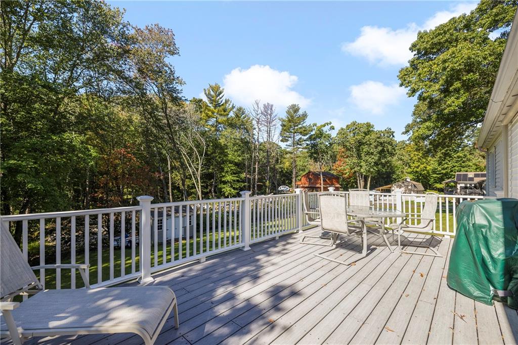 246 Old River Road, Lincoln