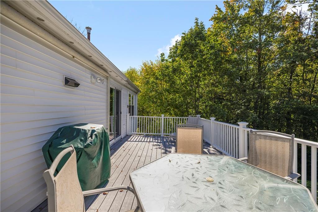 246 Old River Road, Lincoln