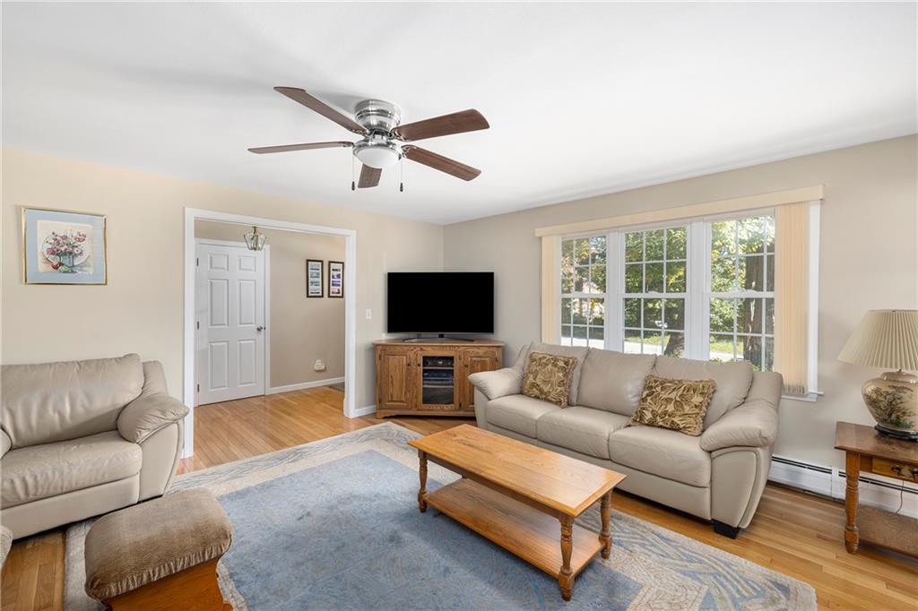 246 Old River Road, Lincoln