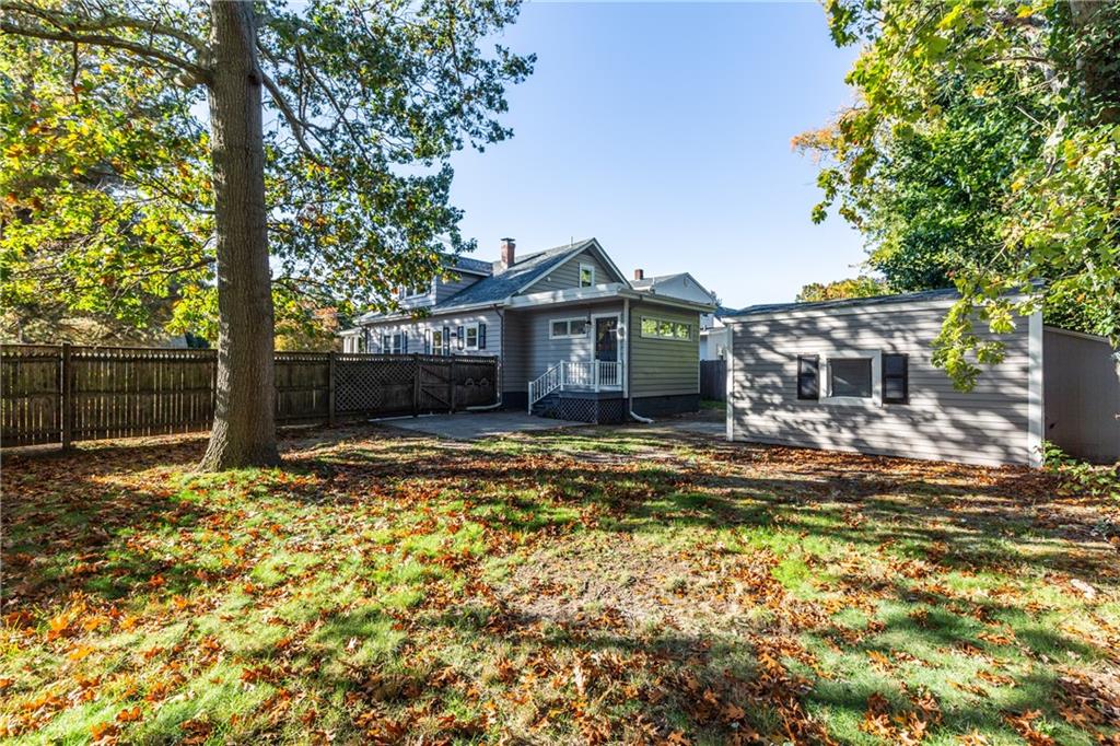 1067 Narragansett Parkway, Warwick