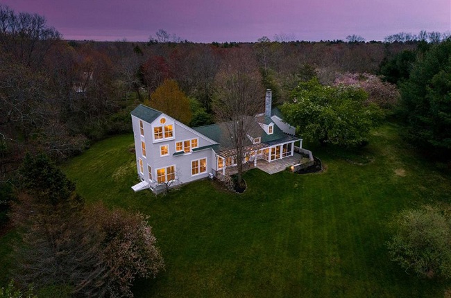 Seekonk home that received R.I. architectural award sells for $1.03M