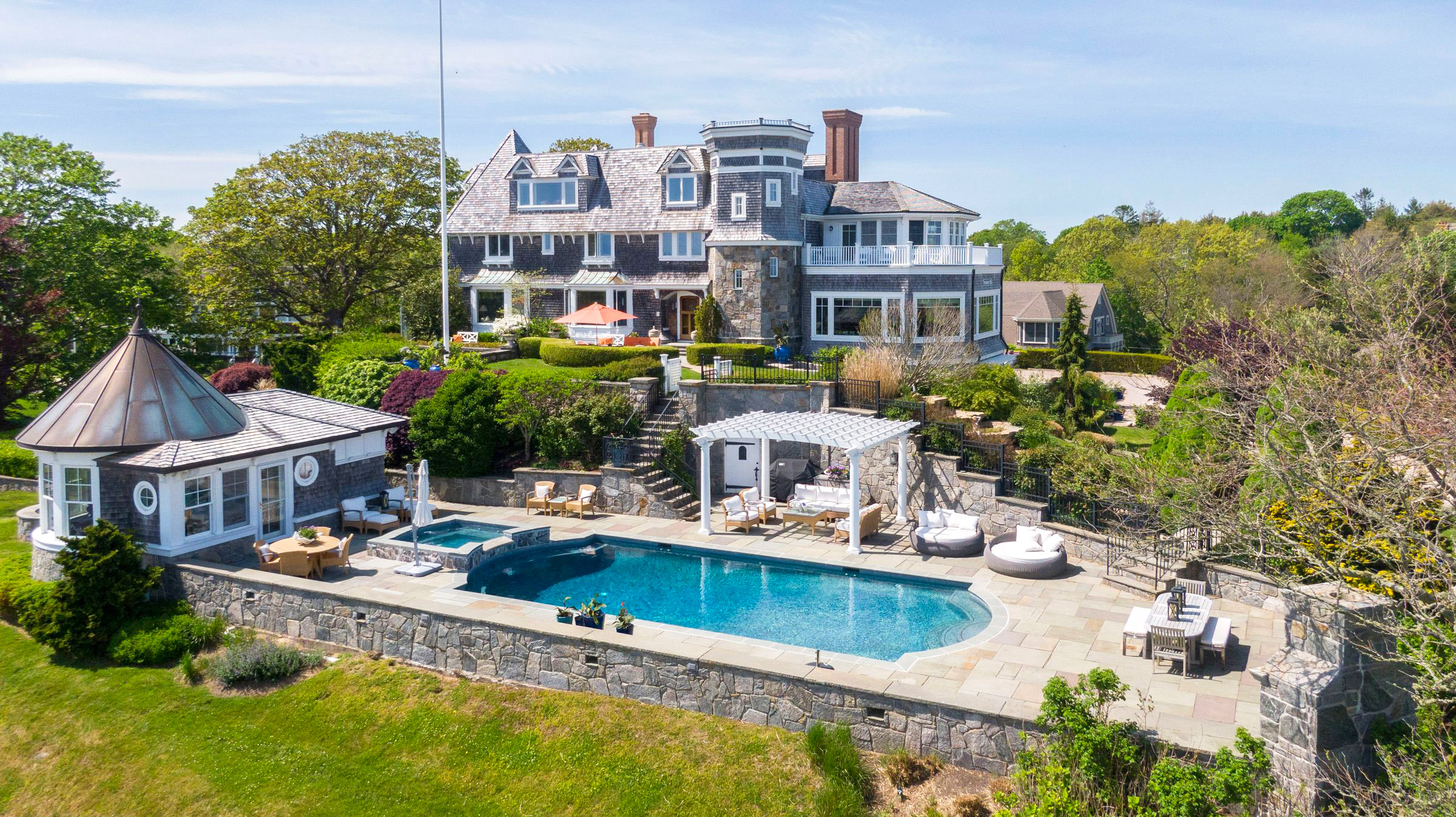 LILA DELMAN COMPASS SELLS STUNNING WATCH HILL ESTATE, MARKING THE HIGHEST SALE IN RHODE ISLAND THIS YEAR*