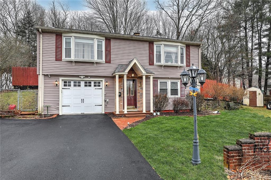 716 Knollwood Drive, Woonsocket