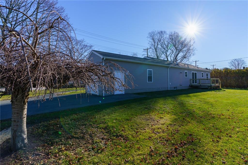 1614 West Main Road, Middletown
