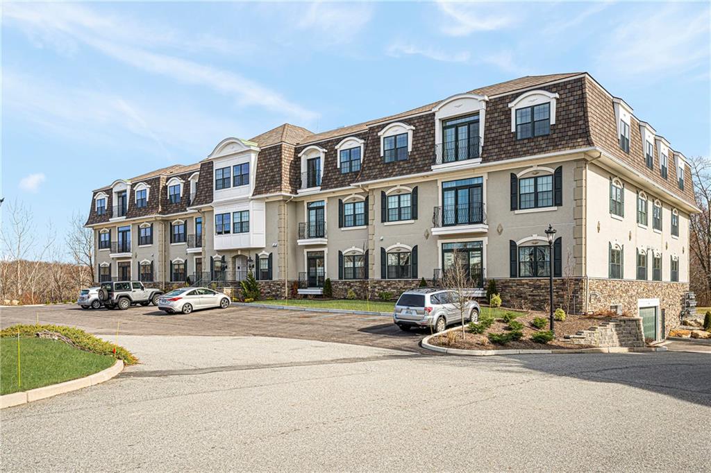 1404 South County Trail, Unit#212, East Greenwich
