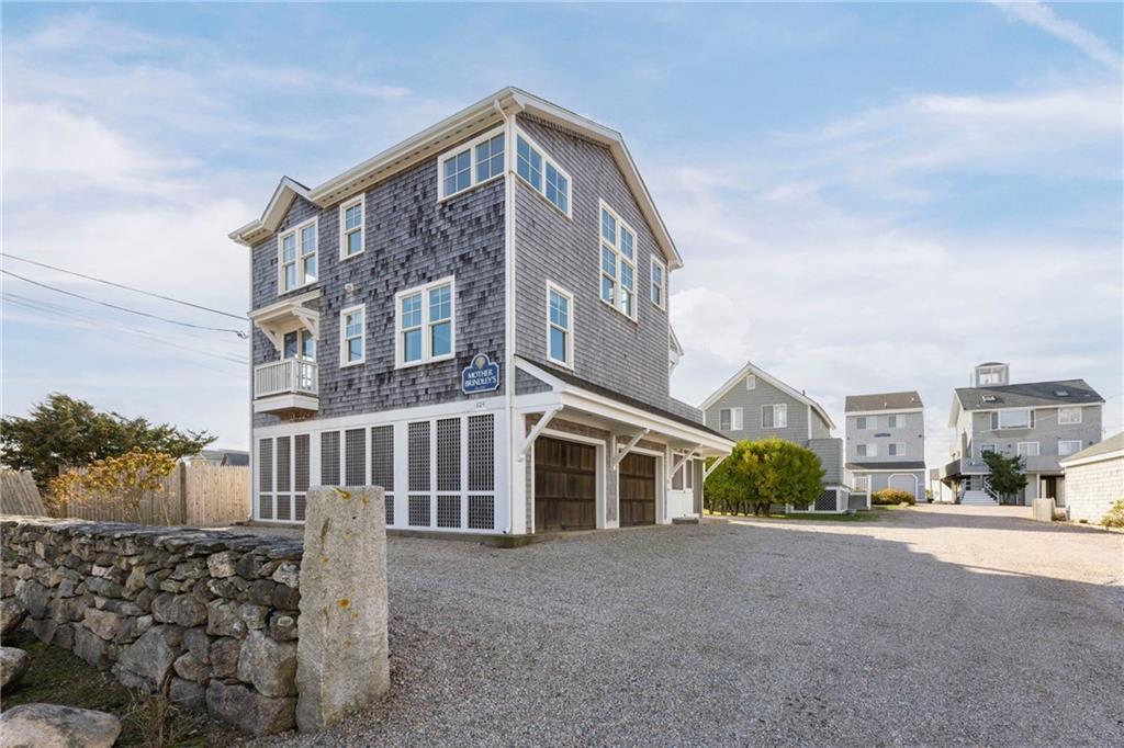 824 West Beach Road, Charlestown