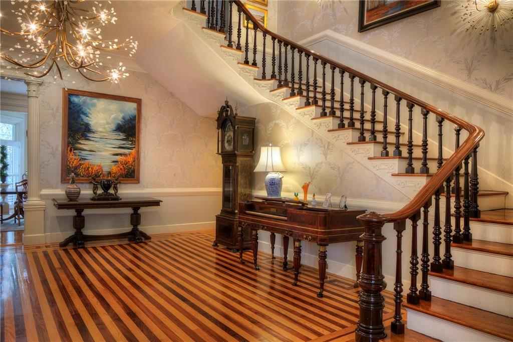 437 Bellevue Avenue, Newport