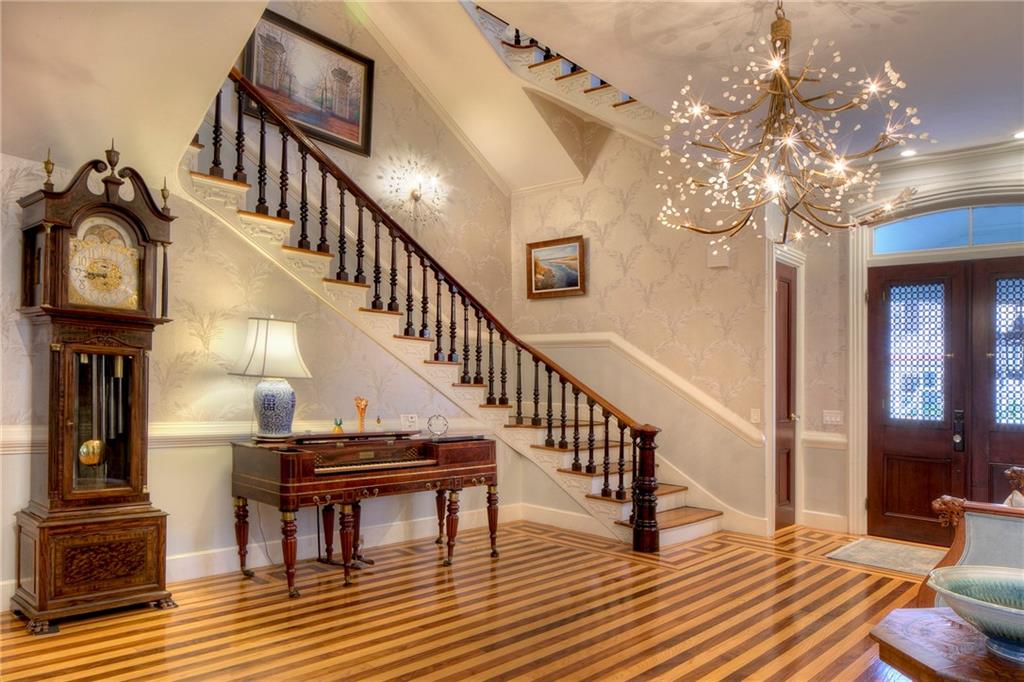 437 Bellevue Avenue, Newport