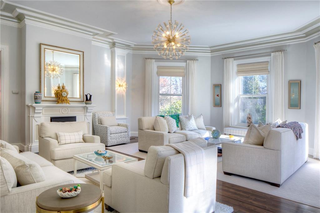 437 Bellevue Avenue, Newport