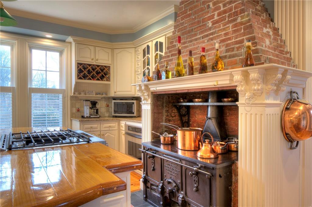 437 Bellevue Avenue, Newport