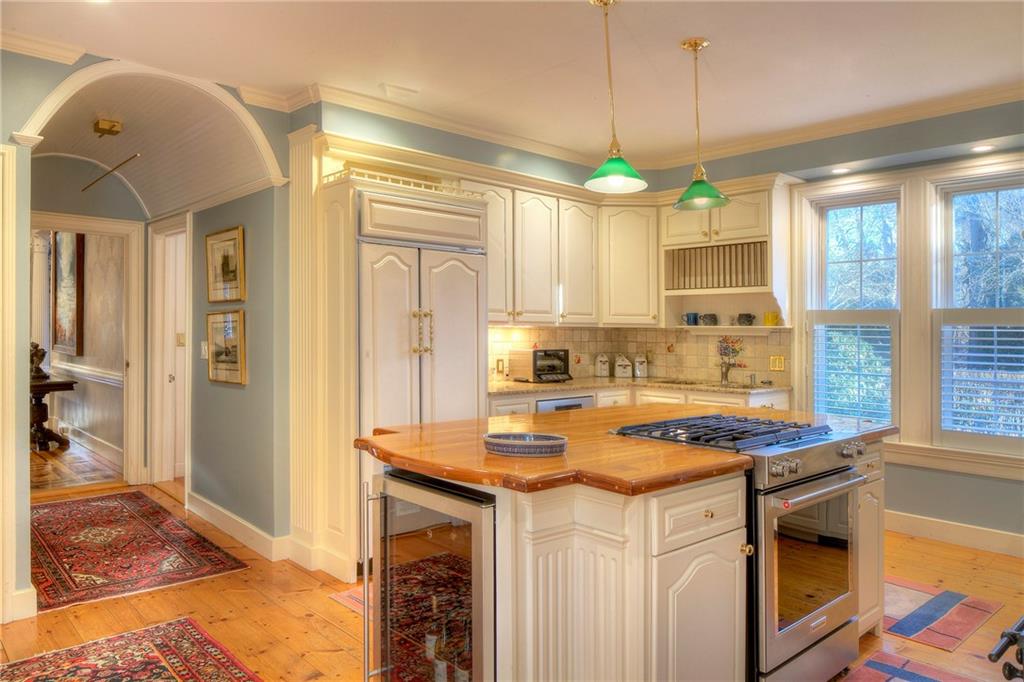 437 Bellevue Avenue, Newport