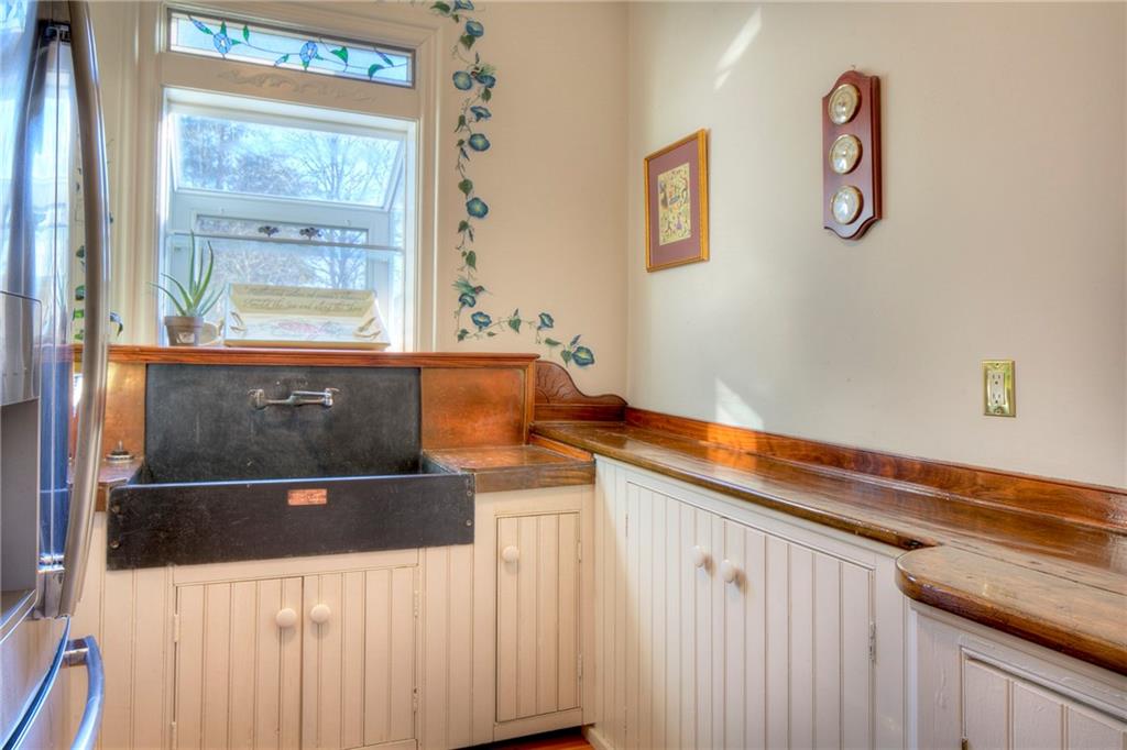 437 Bellevue Avenue, Newport