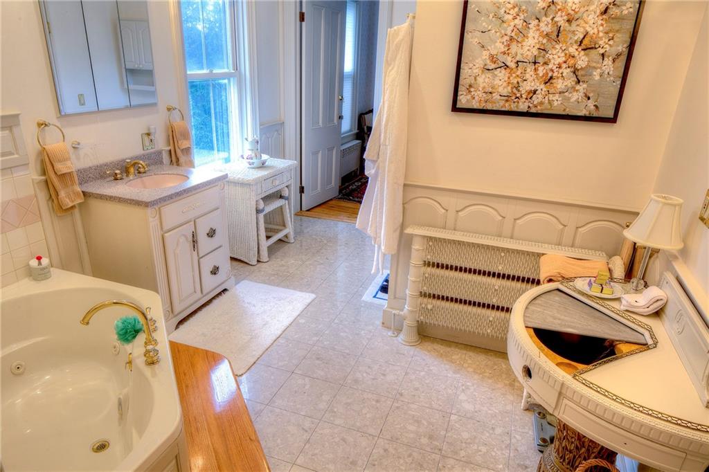 437 Bellevue Avenue, Newport