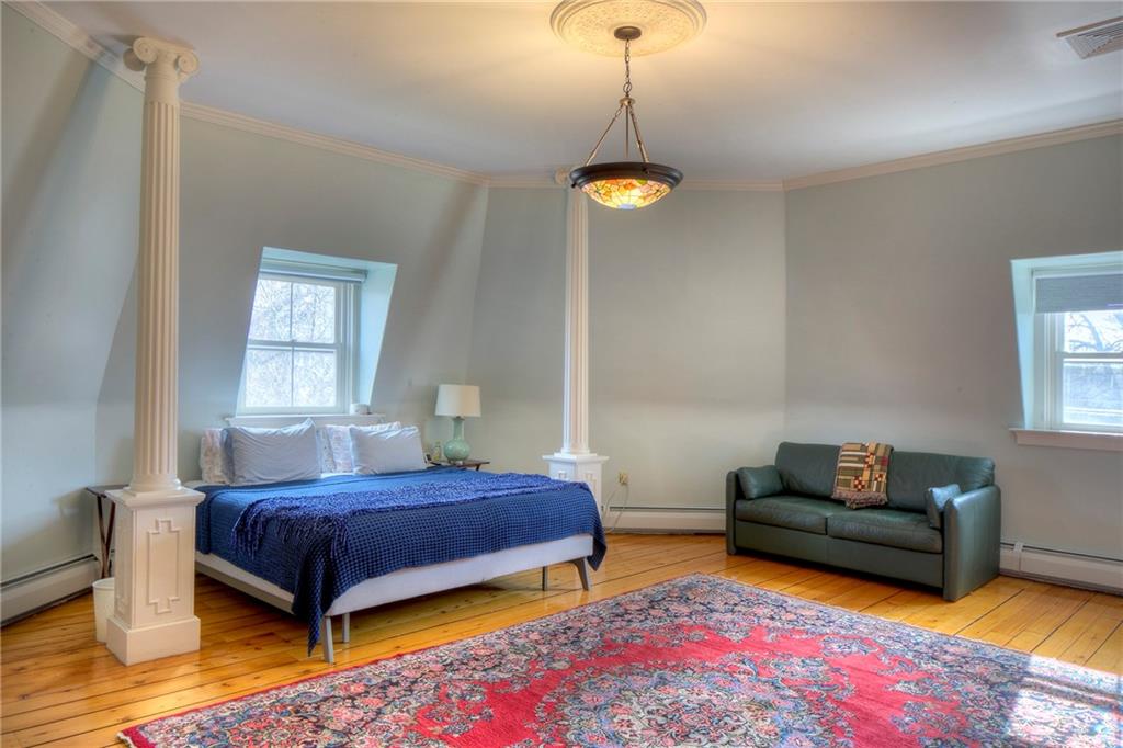 437 Bellevue Avenue, Newport