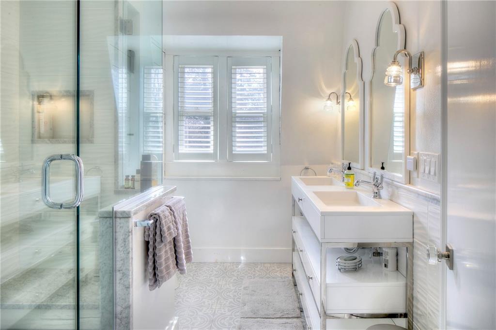 437 Bellevue Avenue, Newport