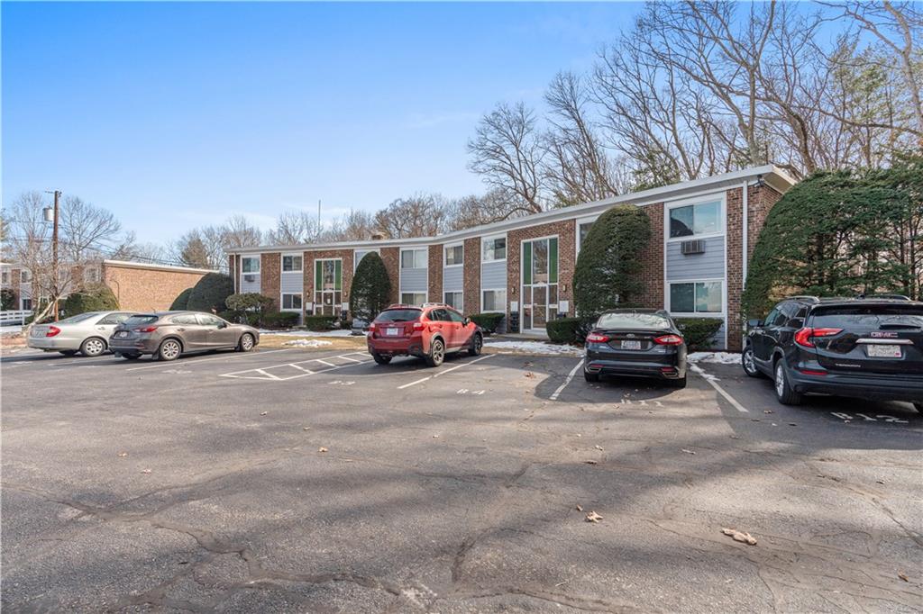 494 Putnam Pike, Unit#b12, Smithfield