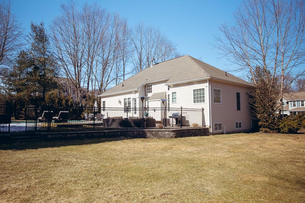 25 Hummingbird Lane, Cranston