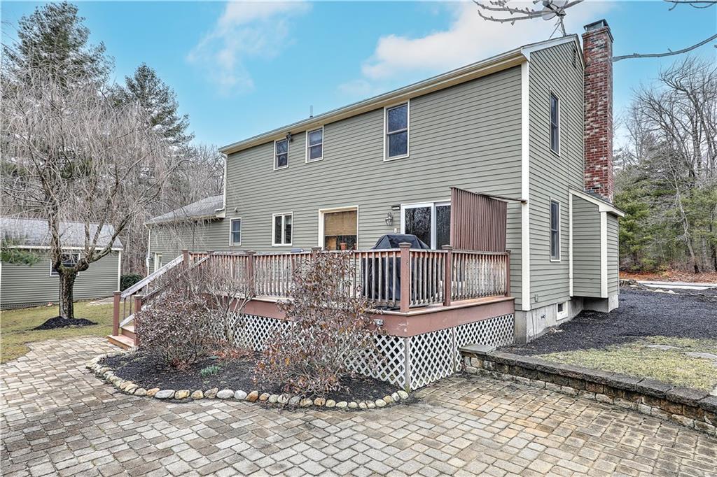 26 Longmeadow Road, Uxbridge