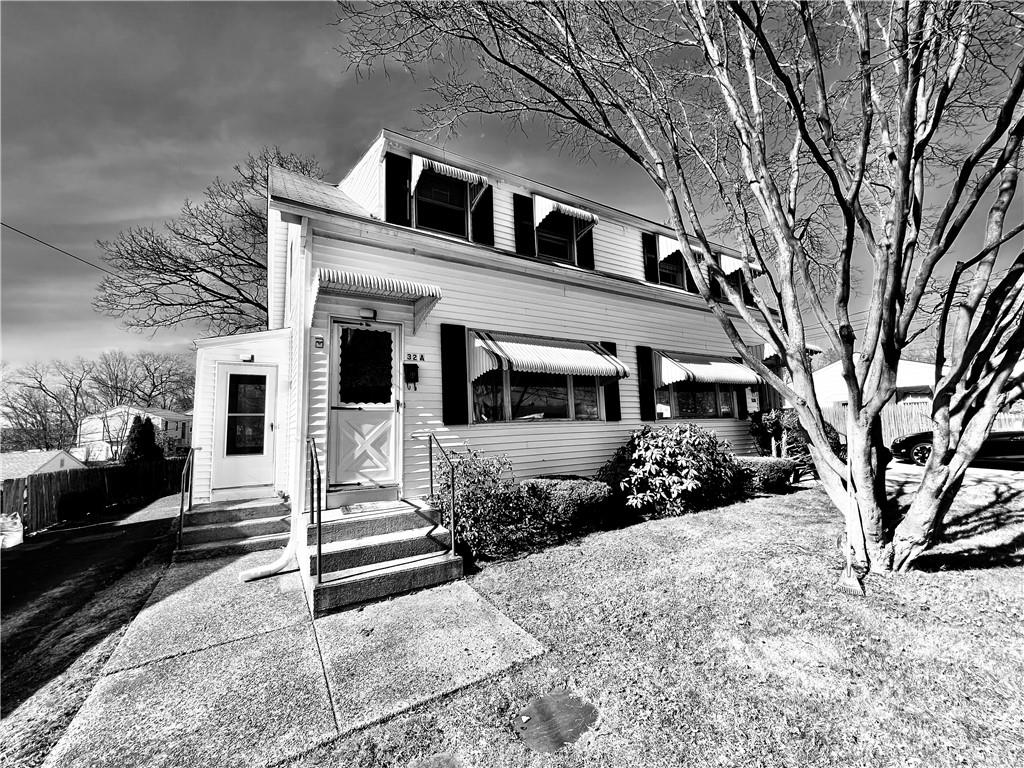 32 Woodcliffe Avenue, North Providence, RI 02911 MLS 1332430 Lila