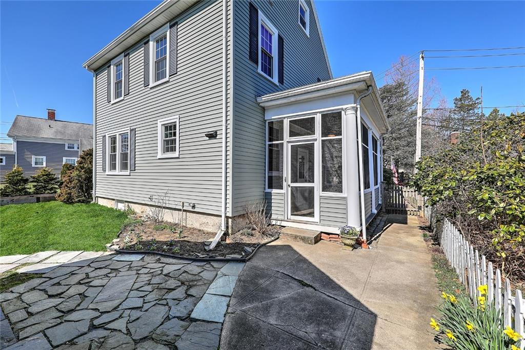 8 Weeden Avenue, East Providence