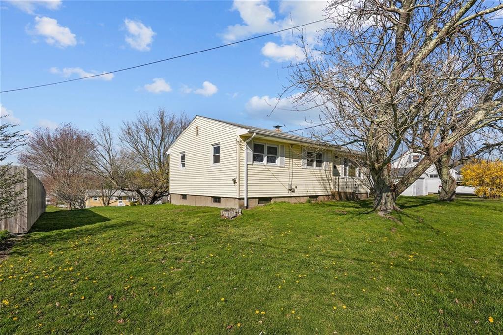 102 Brackett Avenue, Tiverton