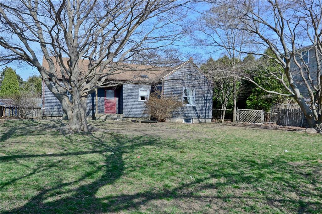 861 Aquidneck Avenue, Middletown