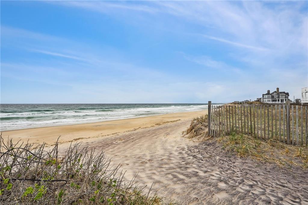 25 Spindrift Drive W, South Kingstown