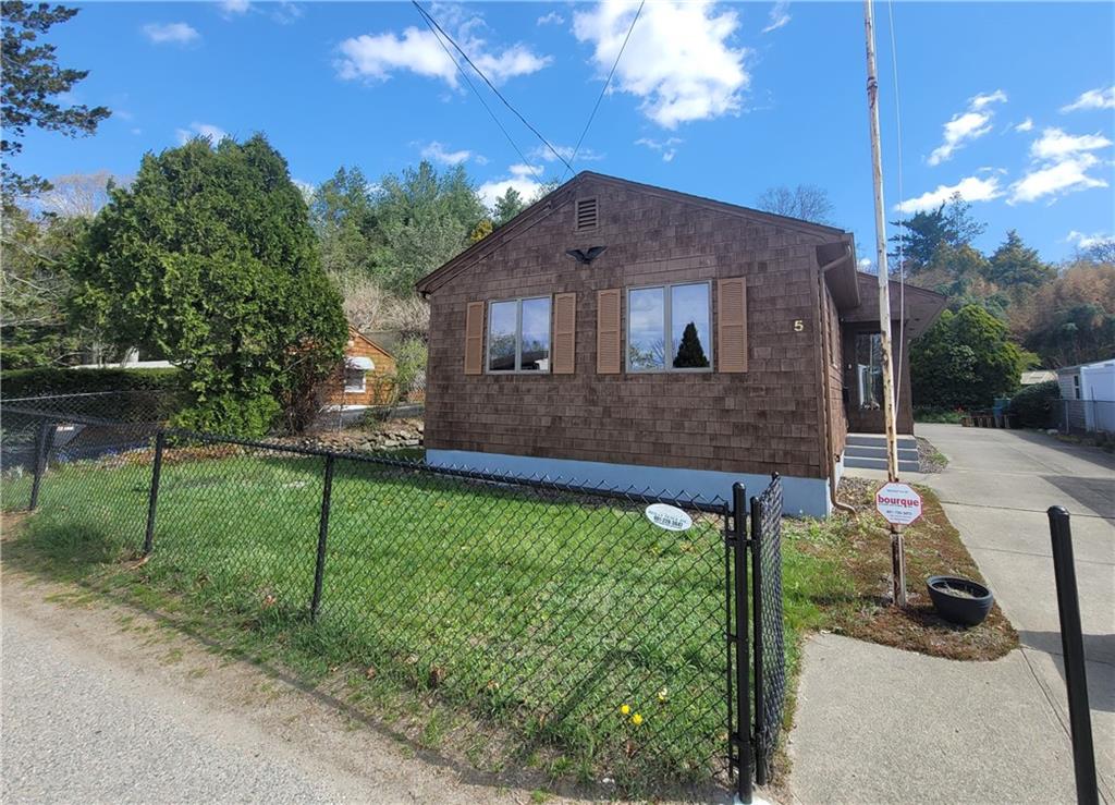 5 Elbow St ST West Warwick, Rhode Island 02893 Lila Delman