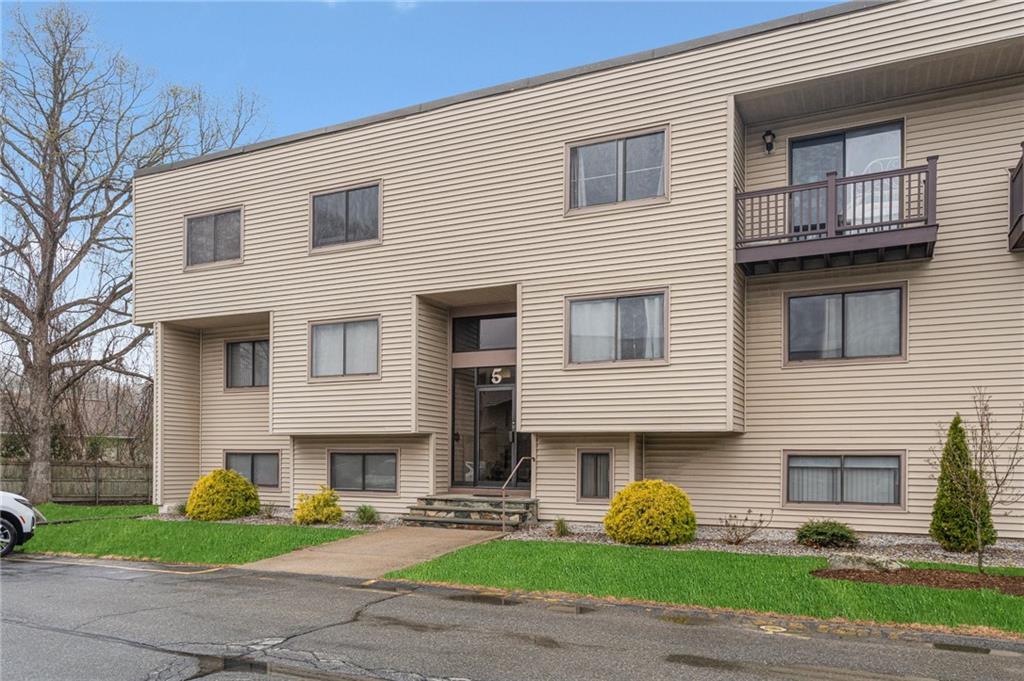 196 Old River Road, Unit#5f South, Lincoln