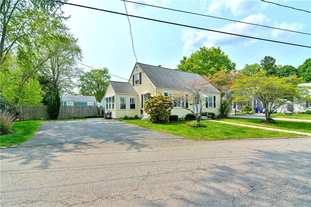 1 Lakeside Street, East Providence