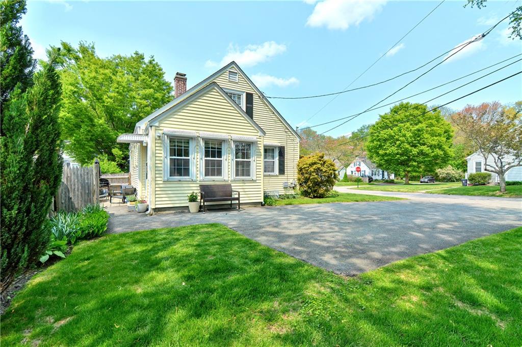 1 Lakeside Street, East Providence