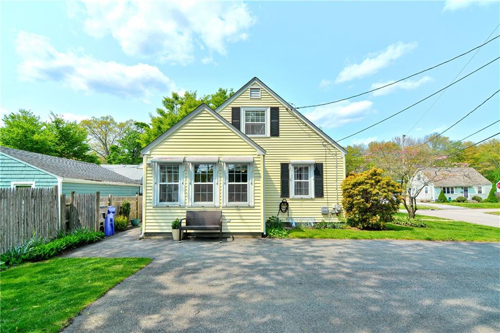 1 Lakeside Street, East Providence