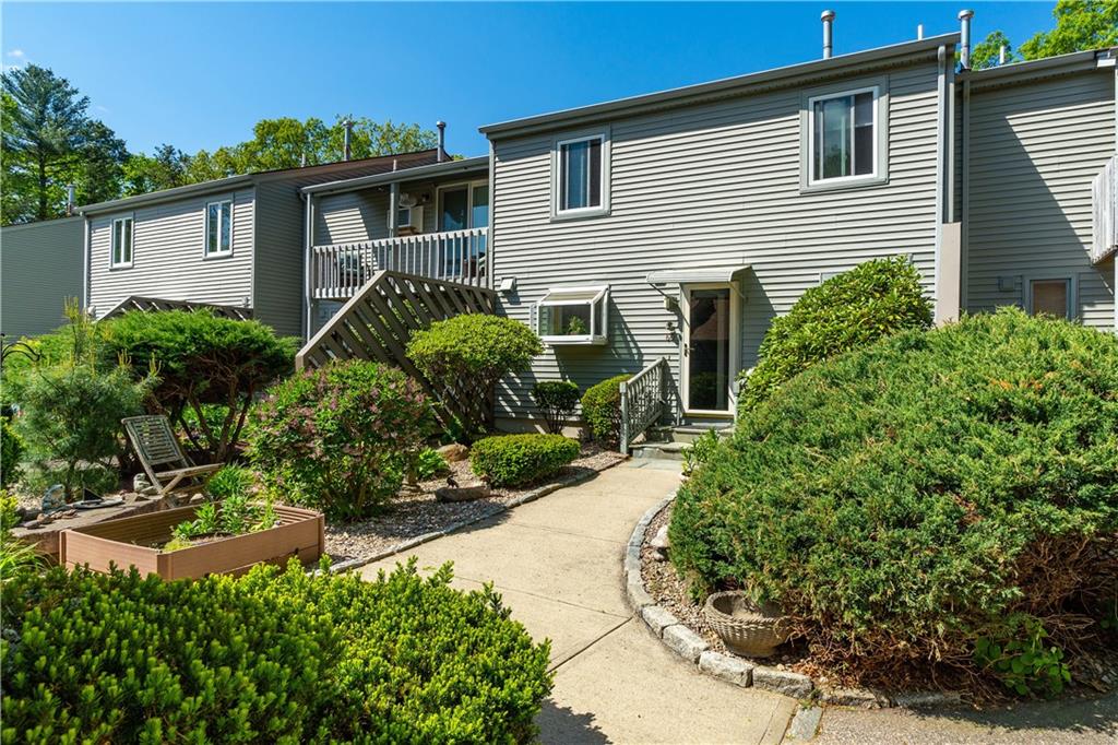 60 Deerfield Court, Unit#7, North Kingstown