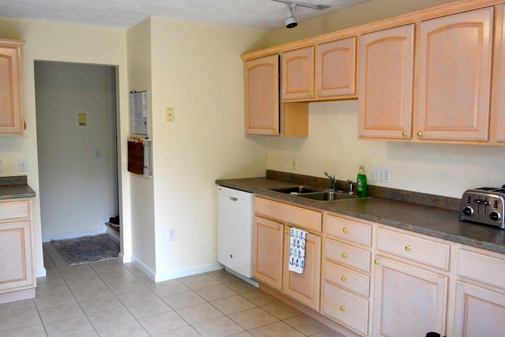 2 Bristol Woods Drive, Unit#b-2, Bristol