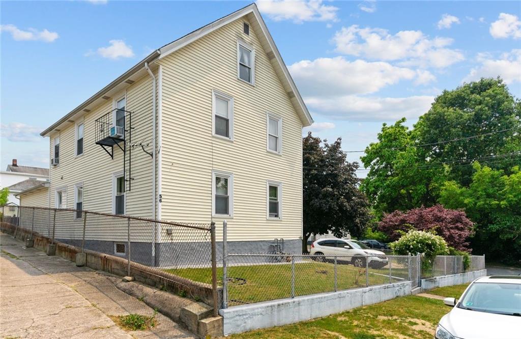 56 Lakeview Avenue, Pawtucket