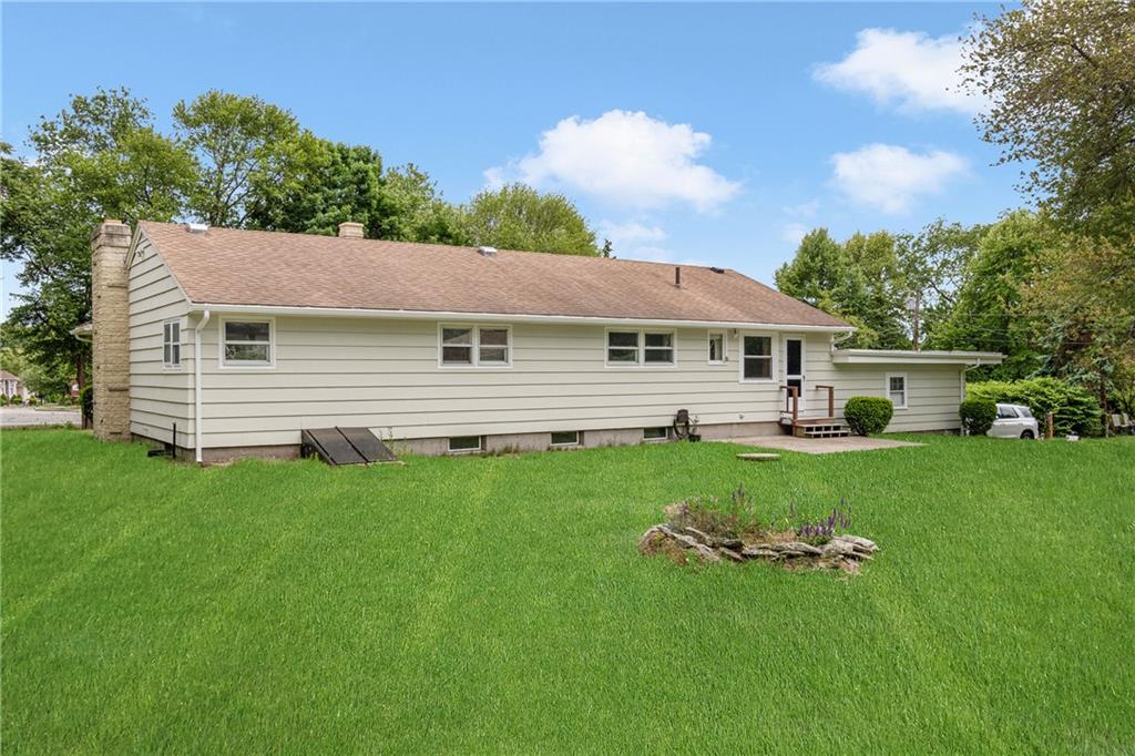 217 Twin River Road, Lincoln