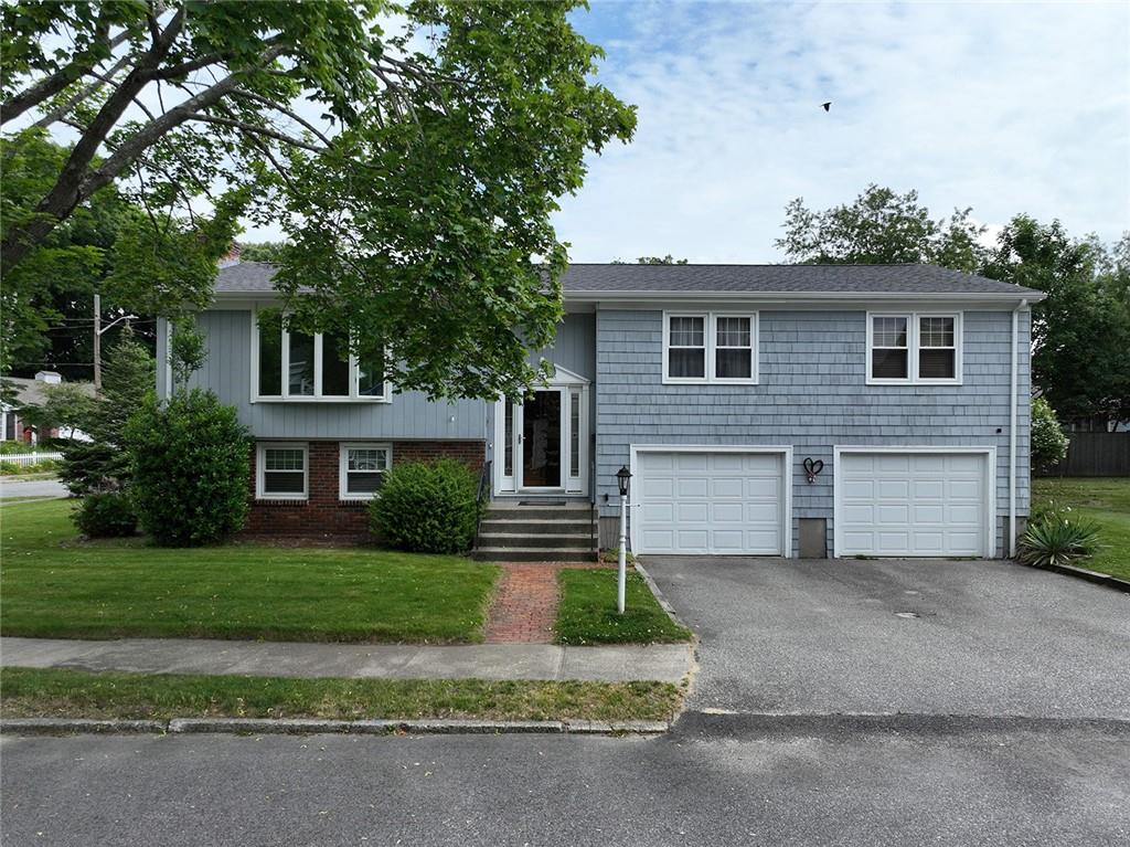 88 Betsey Williams Drive, Cranston