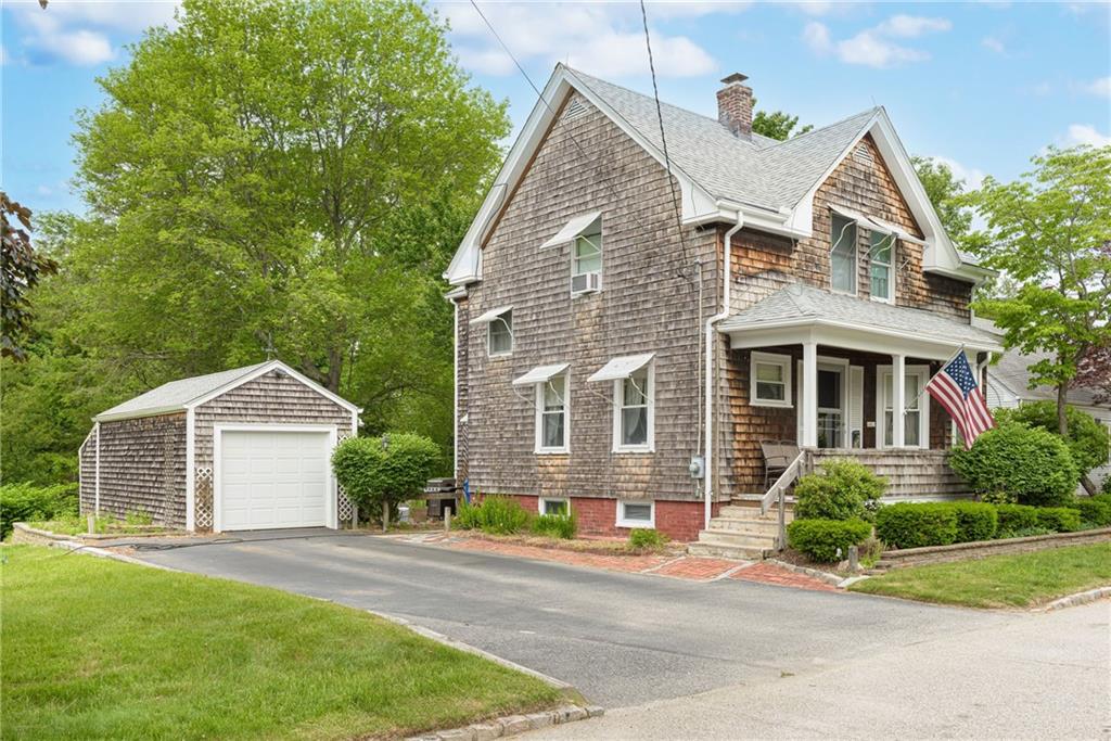 27 Hemlock Avenue, Cranston