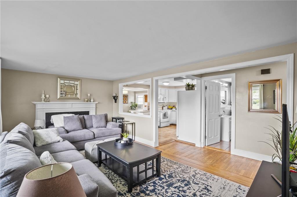 284 Poplar Drive, Cranston, RI 02920 MLS 1337981 Lila Delman