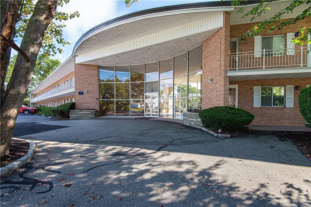 201 Hoffman Avenue, Unit10, Cranston, RI 02920 MLS 1345492 Lila Delman