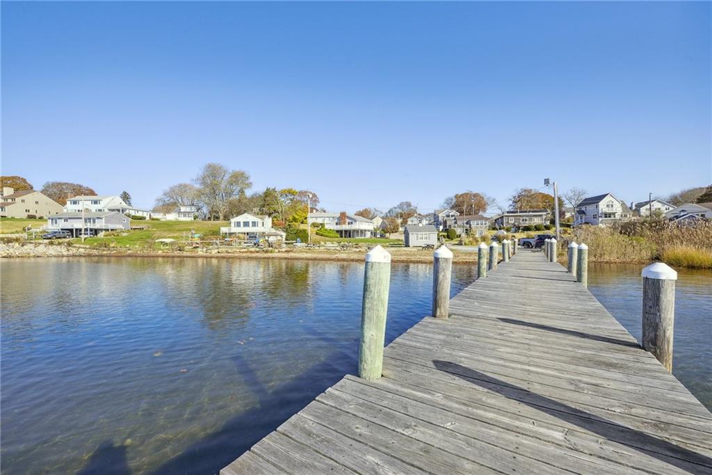 64 Beach Plum Road, Narragansett