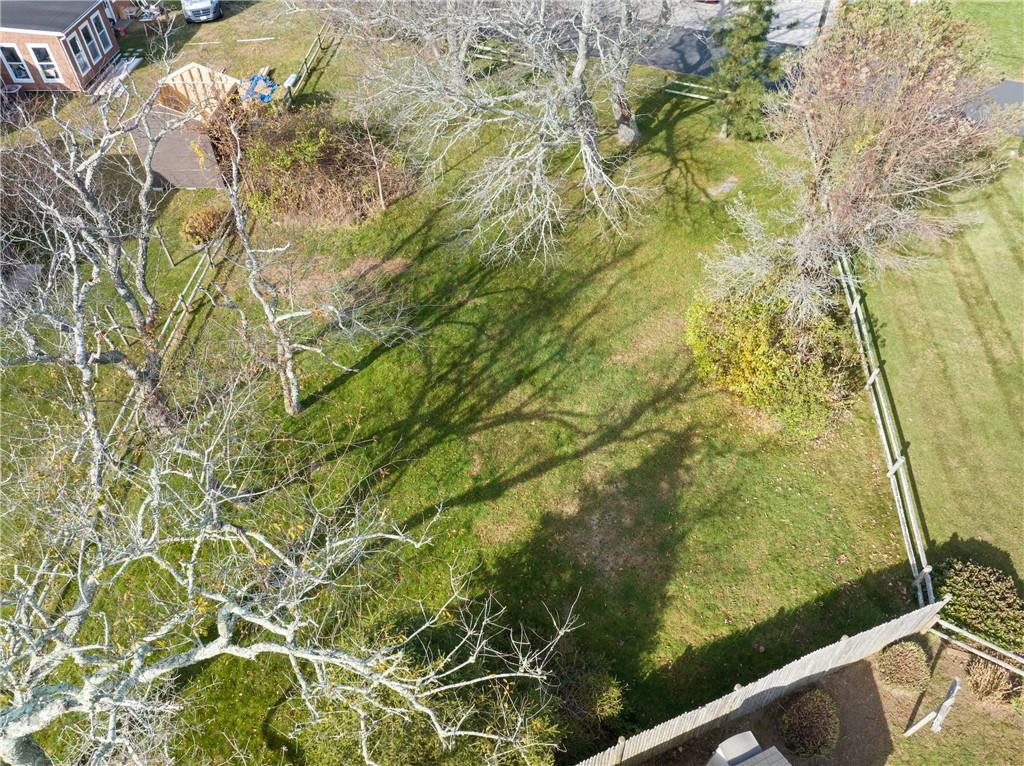 21 Namcook Road, Narragansett