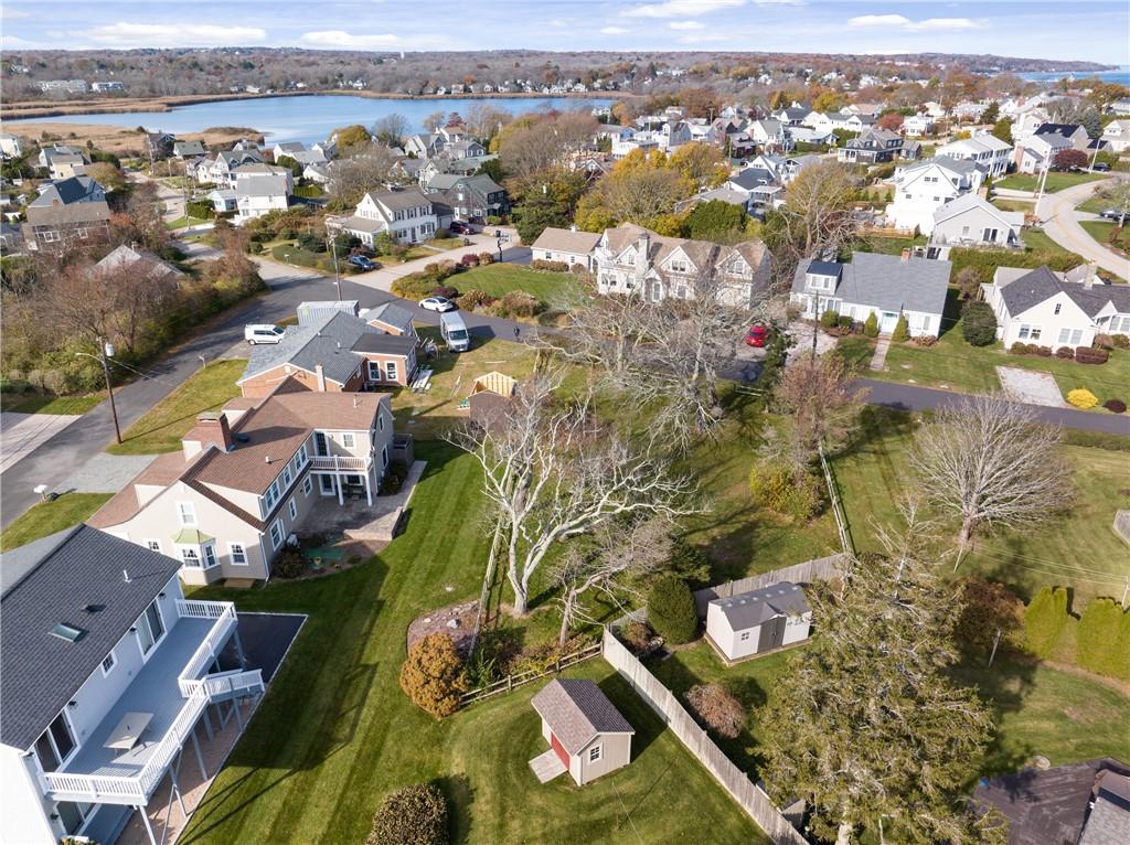 21 Namcook Road, Narragansett