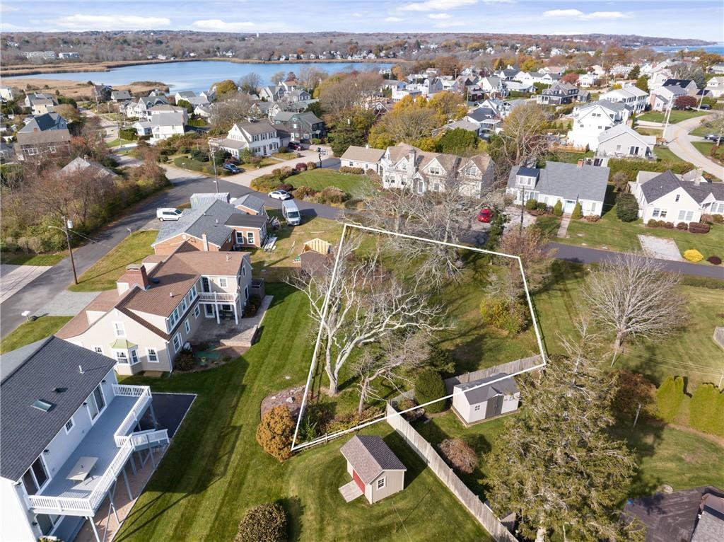 21 Namcook Road, Narragansett