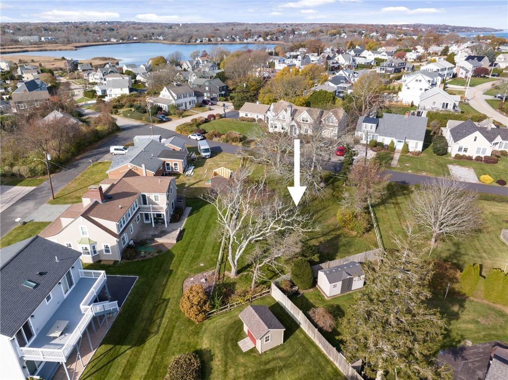 21 Namcook Road, Narragansett