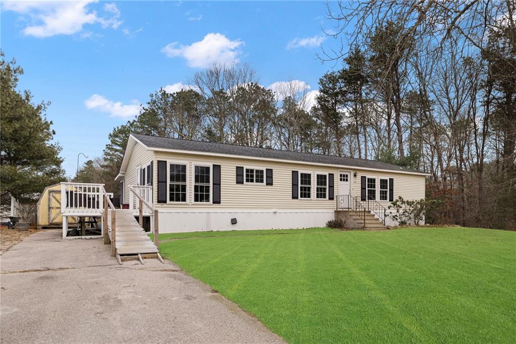 221 Leisure Drive, South Kingstown