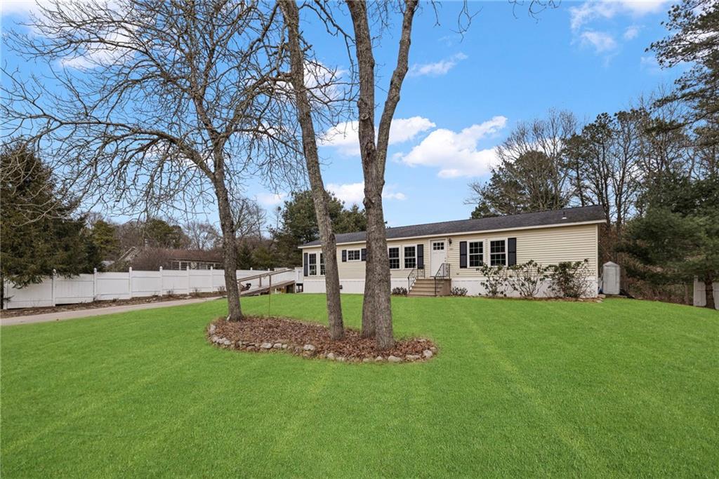 221 Leisure Drive, South Kingstown