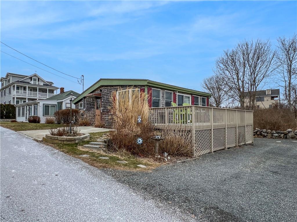 17 Anglers Court, Narragansett